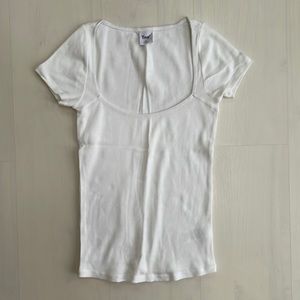 Aritzia Tshirt
